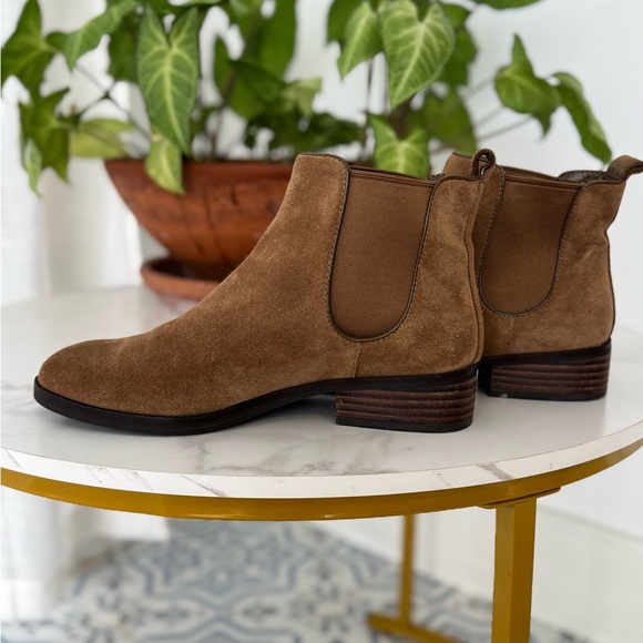 Cole Haan 7 Brown Suede Booties Ankle Pull on Boots - Picture 4 of 8